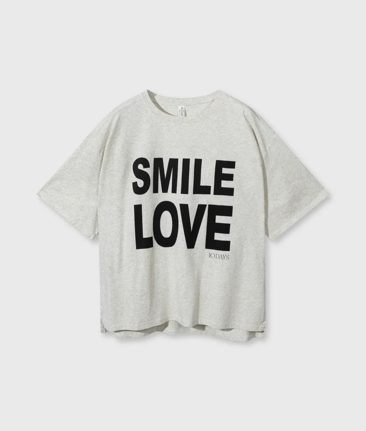 10 DAYS STATEMENT TEE SMILE LOVE